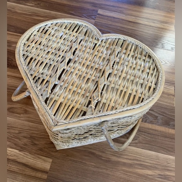 Source Unknown Other Heart Shaped Picnic Basket Poshmark